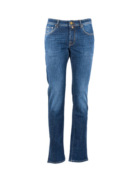 Shop JACOB COHEN  Jeans: Jacob Cohen jeans "Nick".
Modello a cinque tasche con logo ricamato sul taschino.
Passanti al punto vita.
Chiusura con bottoni.
Bottone con logo a rilievo e finitura rame.
Patta interna ricamata con nome del pantalone e citazione del fondatore.
Salpa in cavallino con logo ricamato in ecopelle dal colore a contrasto.
Include bandana con stampa maiolica e rocchetto di filo
Profumati con l’esclusiva fragranza Jacob Cohën.
Composizione: 98% cotone, 2% elastan.
Made in Italy.. S3736 NICK-932D